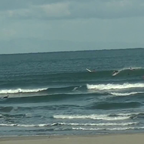 今朝の波乗りからオイラの長板の画像