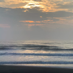 8月16日千葉北、東浪見の朝の波の画像