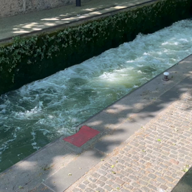 パリの運河の画像