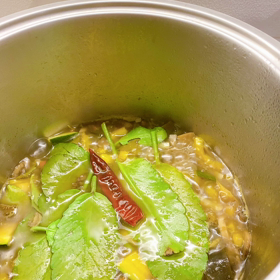 イタリア、ナポリにて　明朝のスープ　グツグツの画像