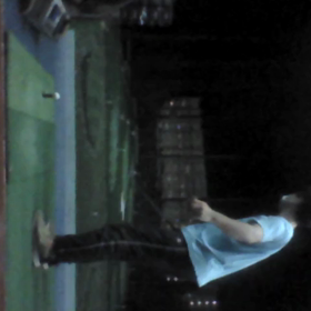 アプローチでもダウンスイングで腰をしっかり動かすの画像