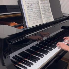 ピアノを楽しむ姉妹。の画像