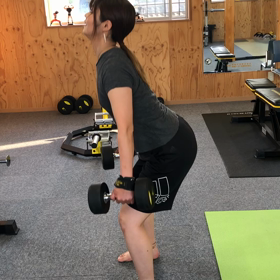 ダンベルスクワットの画像