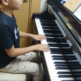 何回も弾かせられて…の画像