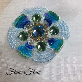 秋冬物のブローチを作り始めましたの画像