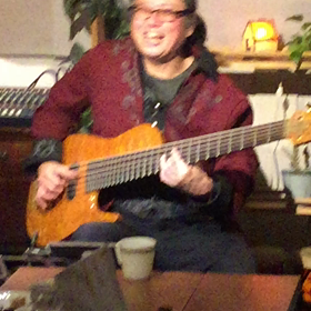 コントラバスギターの画像