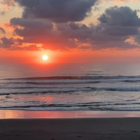 10月16日千葉北、東浪見の朝の波の画像