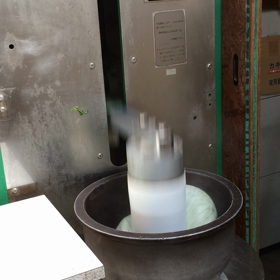 お餅つきの画像