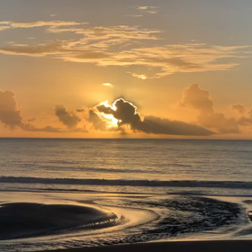 8月19日千葉北、東浪見の朝の波の画像