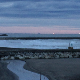 12月10日千葉北、東浪見の朝の波の画像