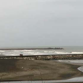 4月30日千葉北、東浪見の朝の波の画像