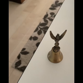 ベルとおやつの画像