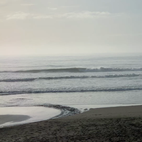 5月28日千葉北、東浪見の朝の波の画像