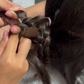 ヘアアレンジの画像