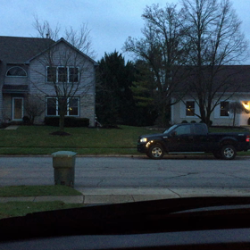 アメリカのごみ収集車の画像