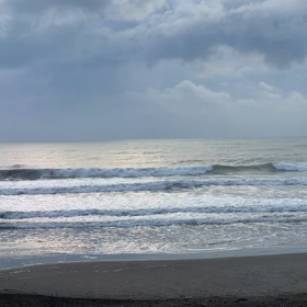 3月30日千葉北、東浪見の朝の波の画像