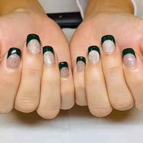 マグネットジェルベースにフレンチネイルの画像