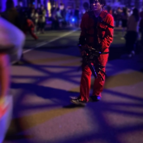 USJハミクマグッズに反応するゾンビさん(*´∀｀*)の画像