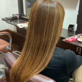 10レベルのオリーブグレージュ＋ブリーチメッシュ。の画像