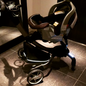 電動開閉式ベビーカーの画像