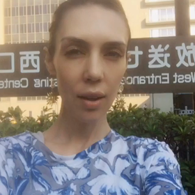 「様子見よう」英語で言える？の画像