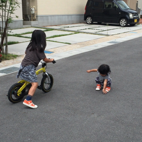 ウナ 自転車に乗るの画像