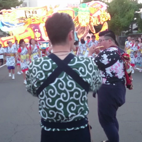 ”結びあう”の画像