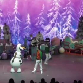 DLP オラフちょこっと登場の画像