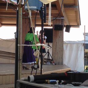 ステージは知多娘〜の画像