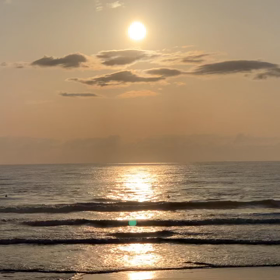 4月12日千葉北、東浪見の朝の波の画像