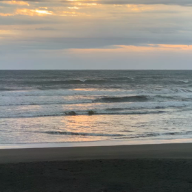 10月19日千葉北、東浪見の朝の波の画像