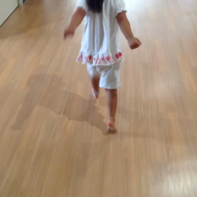 運動会の練習中の画像