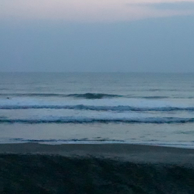 3月13日千葉北、東浪見の朝の波の画像