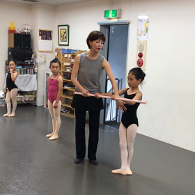 子供のセンターレッスン 身体を移動させるの画像