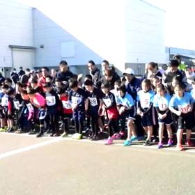 親子・１キロの部 スタートの画像