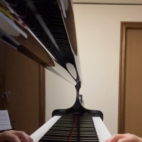 実家でピアノの練習の画像