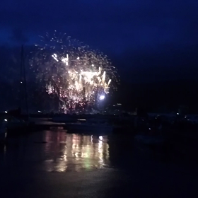 昨夜は、栄町の花火大会の画像