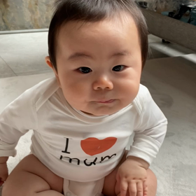 7ヶ月坊ちゃんの1人座りの画像