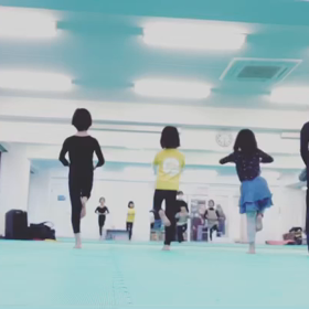 バランス練習♪      江坂ダンススクール　夙川ダンススクールの画像