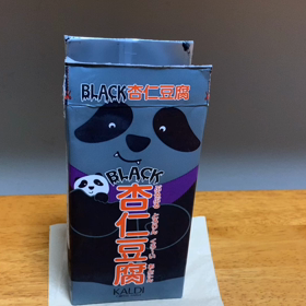 カルディのBLACK杏仁豆腐（動画）。の画像