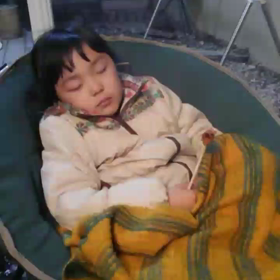 ホルモンを持ったまま寝てしまった長女❤の画像