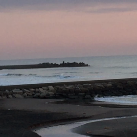 4月13日千葉北、東浪見の朝の波の画像