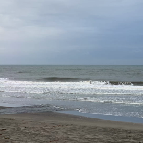 10月7日千葉北、東浪見の朝の波の画像