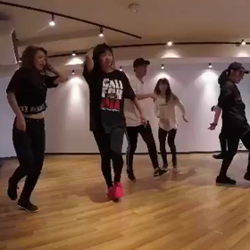 【踊ってみた】の画像