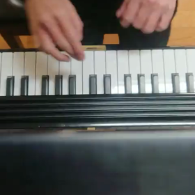 クリスマス迄のカウトダウン。鍵盤打楽器奏者＝安部浩秋の画像