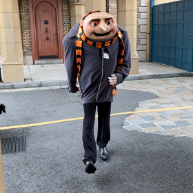 仕事終わりのグルーさんとミニオンちゃん(*´∀｀*)の画像