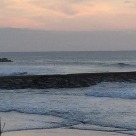 8月14日千葉北、東浪見の朝の波の画像