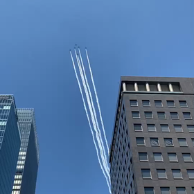 ブルーインパルス感謝飛行の画像