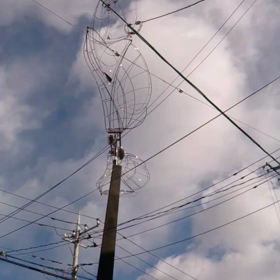 動く彫刻の画像