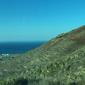 サントリーニ島  イアからフィラまで行くバスの車窓の画像